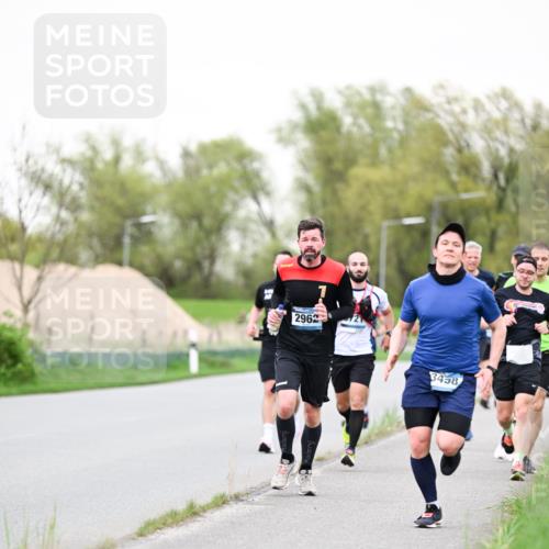 07.04.2024 - 43. Internationalen Wilhelmsburger Insellauf Dr. Thomas Lammeyer http://msf.ph/oto/6039355 07.04.2024 10:31:22 Laufen 2962, 3458 meine-sportfotos.de