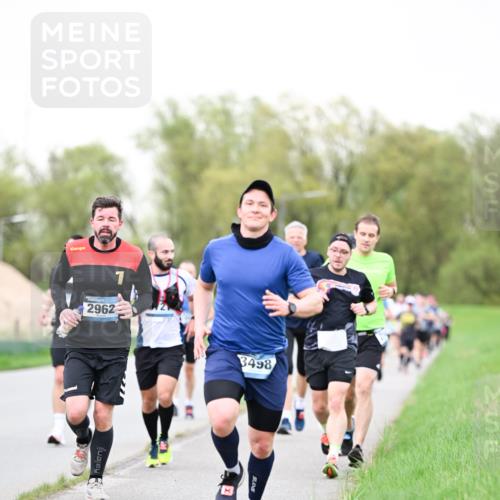 07.04.2024 - 43. Internationalen Wilhelmsburger Insellauf Dr. Thomas Lammeyer http://msf.ph/oto/6039356 07.04.2024 10:31:23 Laufen 2962, 3498 meine-sportfotos.de