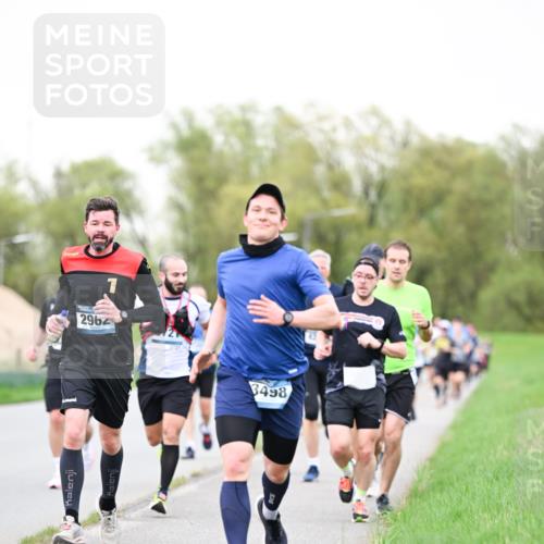 07.04.2024 - 43. Internationalen Wilhelmsburger Insellauf Dr. Thomas Lammeyer http://msf.ph/oto/6039357 07.04.2024 10:31:23 Laufen 2962, 21, 3498 meine-sportfotos.de