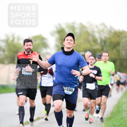 07.04.2024 - 43. Internationalen Wilhelmsburger Insellauf Dr. Thomas Lammeyer http://msf.ph/oto/6039362 07.04.2024 10:31:24 Laufen 290, 3498 meine-sportfotos.de
