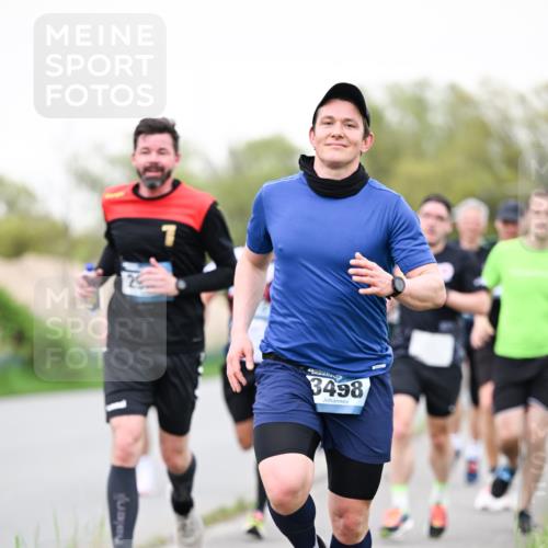 07.04.2024 - 43. Internationalen Wilhelmsburger Insellauf Dr. Thomas Lammeyer http://msf.ph/oto/6039367 07.04.2024 10:31:24 Laufen 3498 meine-sportfotos.de