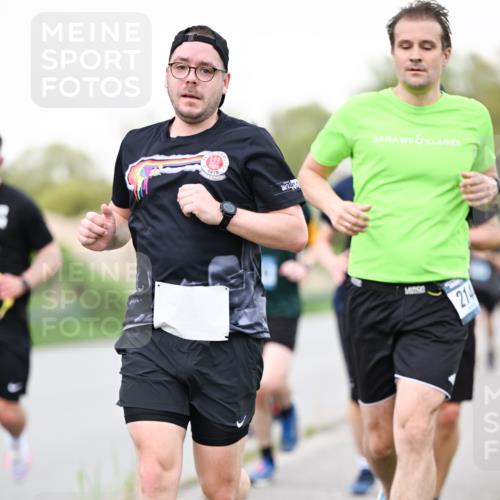 07.04.2024 - 43. Internationalen Wilhelmsburger Insellauf Dr. Thomas Lammeyer http://msf.ph/oto/6039381 07.04.2024 10:31:27 Laufen 1910, 214 meine-sportfotos.de