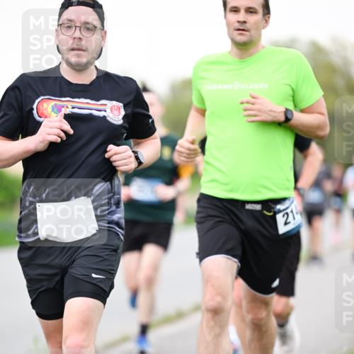 07.04.2024 - 43. Internationalen Wilhelmsburger Insellauf Dr. Thomas Lammeyer http://msf.ph/oto/6039383 07.04.2024 10:31:27 Laufen 1910, 214 meine-sportfotos.de