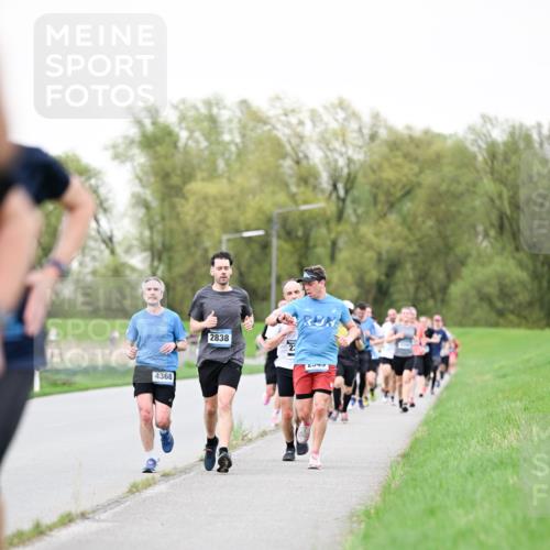 07.04.2024 - 43. Internationalen Wilhelmsburger Insellauf Dr. Thomas Lammeyer http://msf.ph/oto/6039386 07.04.2024 10:31:29 Laufen 4368, 2838 meine-sportfotos.de
