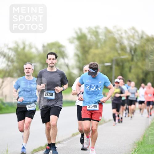 07.04.2024 - 43. Internationalen Wilhelmsburger Insellauf Dr. Thomas Lammeyer http://msf.ph/oto/6039398 07.04.2024 10:31:33 Laufen 4368, 2838, 2549 meine-sportfotos.de