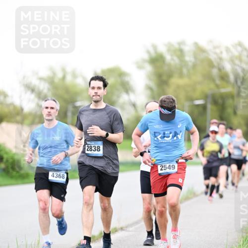 07.04.2024 - 43. Internationalen Wilhelmsburger Insellauf Dr. Thomas Lammeyer http://msf.ph/oto/6039401 07.04.2024 10:31:33 Laufen 4368, 2838, 2549 meine-sportfotos.de