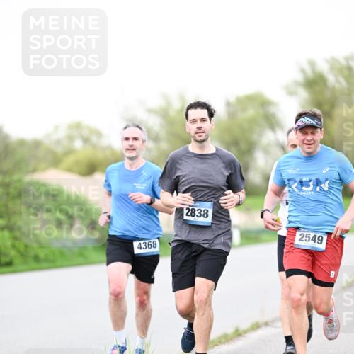 07.04.2024 - 43. Internationalen Wilhelmsburger Insellauf Dr. Thomas Lammeyer http://msf.ph/oto/6039402 07.04.2024 10:31:34 Laufen 4368, 2838, 2549 meine-sportfotos.de