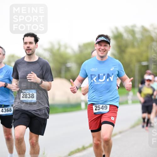 07.04.2024 - 43. Internationalen Wilhelmsburger Insellauf Dr. Thomas Lammeyer http://msf.ph/oto/6039406 07.04.2024 10:31:35 Laufen 4368, 2838, 2549 meine-sportfotos.de