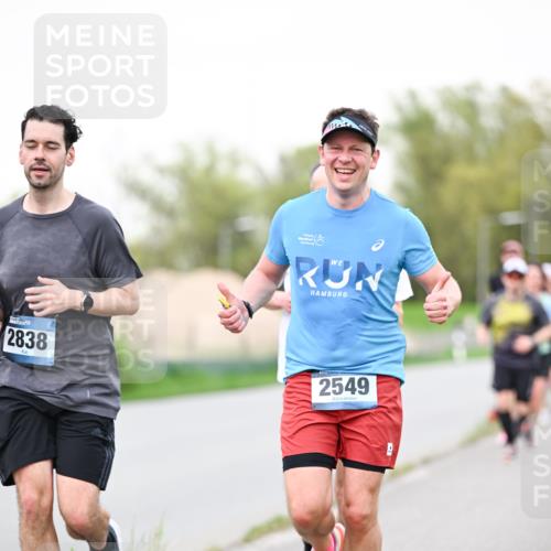 07.04.2024 - 43. Internationalen Wilhelmsburger Insellauf Dr. Thomas Lammeyer http://msf.ph/oto/6039408 07.04.2024 10:31:35 Laufen 2838, 2549 meine-sportfotos.de