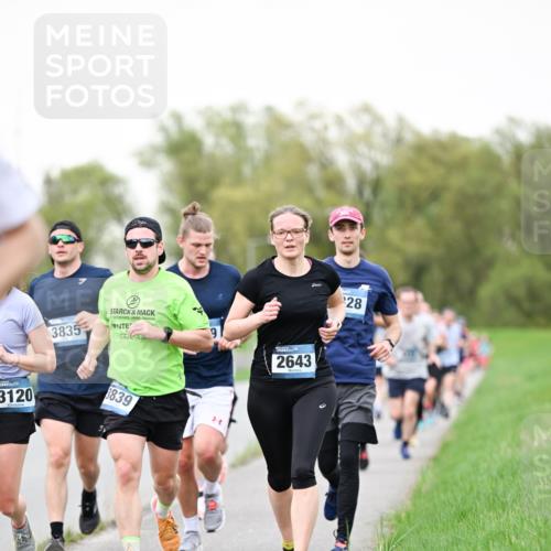 07.04.2024 - 43. Internationalen Wilhelmsburger Insellauf Dr. Thomas Lammeyer http://msf.ph/oto/6039457 07.04.2024 10:31:48 Laufen 3835, 3120, 3839, 2643, 28 meine-sportfotos.de
