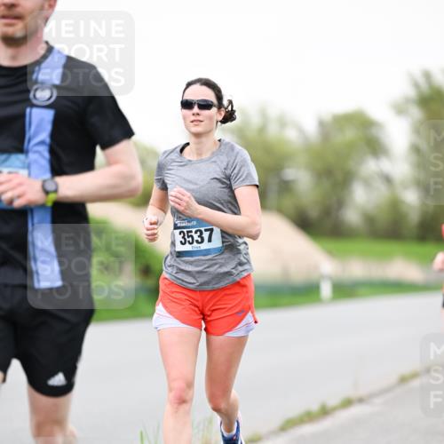 07.04.2024 - 43. Internationalen Wilhelmsburger Insellauf Dr. Thomas Lammeyer http://msf.ph/oto/6039618 07.04.2024 10:32:21 Laufen 3537 meine-sportfotos.de