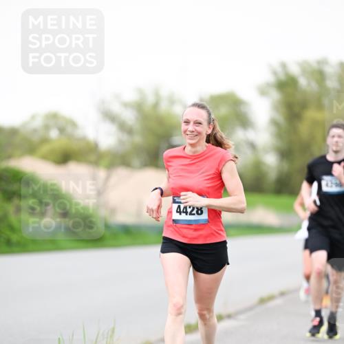 07.04.2024 - 43. Internationalen Wilhelmsburger Insellauf Dr. Thomas Lammeyer http://msf.ph/oto/6039628 07.04.2024 10:32:23 Laufen 4428 meine-sportfotos.de