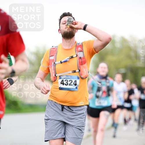 07.04.2024 - 43. Internationalen Wilhelmsburger Insellauf Dr. Thomas Lammeyer http://msf.ph/oto/6039694 07.04.2024 10:32:39 Laufen 4324 meine-sportfotos.de