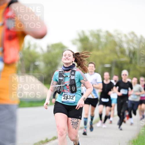 07.04.2024 - 43. Internationalen Wilhelmsburger Insellauf Dr. Thomas Lammeyer http://msf.ph/oto/6039699 07.04.2024 10:32:40 Laufen 2432 meine-sportfotos.de