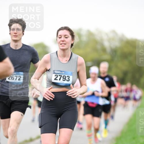07.04.2024 - 43. Internationalen Wilhelmsburger Insellauf Dr. Thomas Lammeyer http://msf.ph/oto/6039885 07.04.2024 10:33:20 Laufen 2672, 2793 meine-sportfotos.de