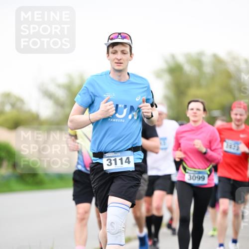 07.04.2024 - 43. Internationalen Wilhelmsburger Insellauf Dr. Thomas Lammeyer http://msf.ph/oto/6040301 07.04.2024 10:34:50 Laufen 3114, 3099 meine-sportfotos.de