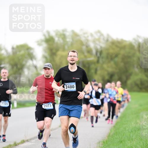 07.04.2024 - 43. Internationalen Wilhelmsburger Insellauf Dr. Thomas Lammeyer http://msf.ph/oto/6040385 07.04.2024 10:35:09 Laufen 2325, 2073, 2480 meine-sportfotos.de