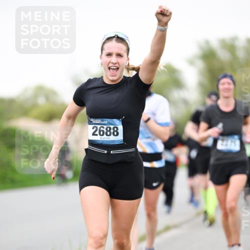 07.04.2024 - 43. Internationalen Wilhelmsburger Insellauf Dr. Thomas Lammeyer http://msf.ph/oto/6040631 07.04.2024 10:36:05 Laufen 2688 meine-sportfotos.de