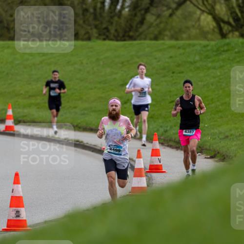 07.04.2024 - 43. Internationalen Wilhelmsburger Insellauf Michael Strokosch http://msf.ph/oto/6040914 07.04.2024 10:20:16 Laufen 2499, 4387 meine-sportfotos.de