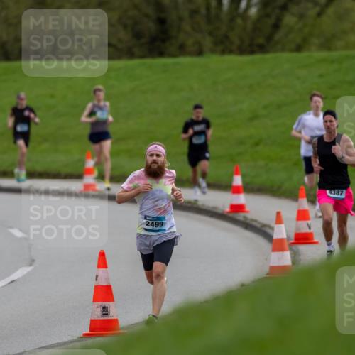 07.04.2024 - 43. Internationalen Wilhelmsburger Insellauf Michael Strokosch http://msf.ph/oto/6040925 07.04.2024 10:20:18 Laufen 2499, 4387 meine-sportfotos.de