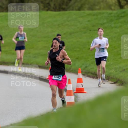 07.04.2024 - 43. Internationalen Wilhelmsburger Insellauf Michael Strokosch http://msf.ph/oto/6040931 07.04.2024 10:20:20 Laufen 4387 meine-sportfotos.de