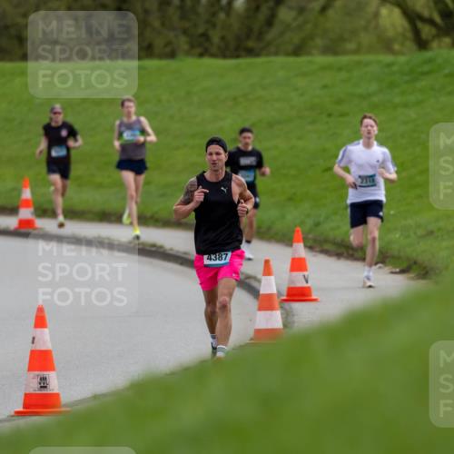 07.04.2024 - 43. Internationalen Wilhelmsburger Insellauf Michael Strokosch http://msf.ph/oto/6040933 07.04.2024 10:20:20 Laufen 4387, 2315 meine-sportfotos.de