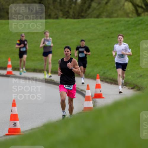 07.04.2024 - 43. Internationalen Wilhelmsburger Insellauf Michael Strokosch http://msf.ph/oto/6040935 07.04.2024 10:20:20 Laufen 4387, 3319 meine-sportfotos.de