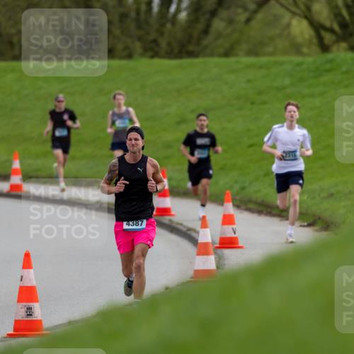 07.04.2024 - 43. Internationalen Wilhelmsburger Insellauf Michael Strokosch http://msf.ph/oto/6040940 07.04.2024 10:20:21 Laufen 4387 meine-sportfotos.de