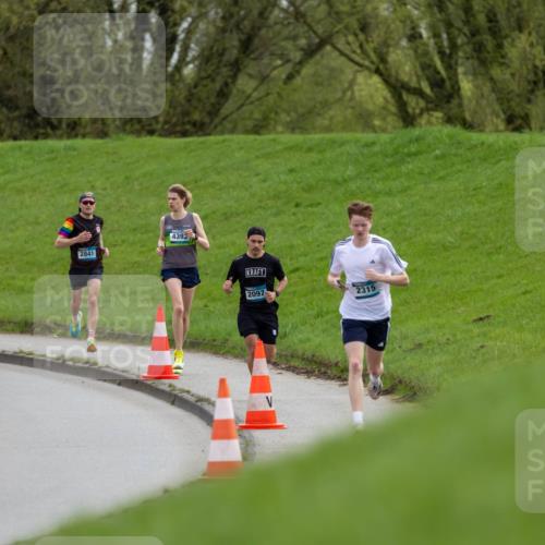 07.04.2024 - 43. Internationalen Wilhelmsburger Insellauf Michael Strokosch http://msf.ph/oto/6040949 07.04.2024 10:20:23 Laufen 4392, 2841, 2097, 2315 meine-sportfotos.de