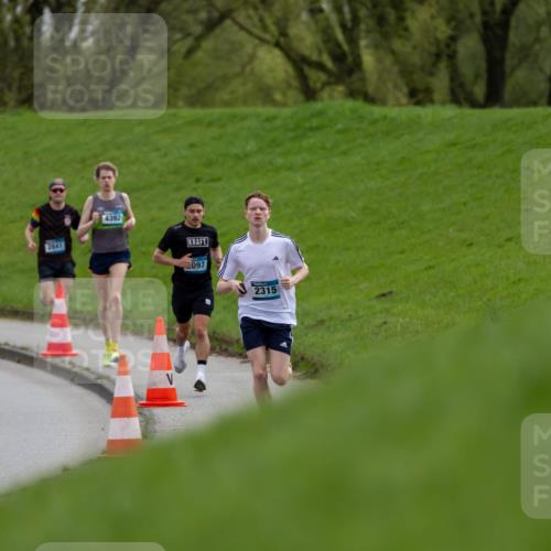 07.04.2024 - 43. Internationalen Wilhelmsburger Insellauf Michael Strokosch http://msf.ph/oto/6040957 07.04.2024 10:20:24 Laufen 2641, 4392, 097, 2315 meine-sportfotos.de