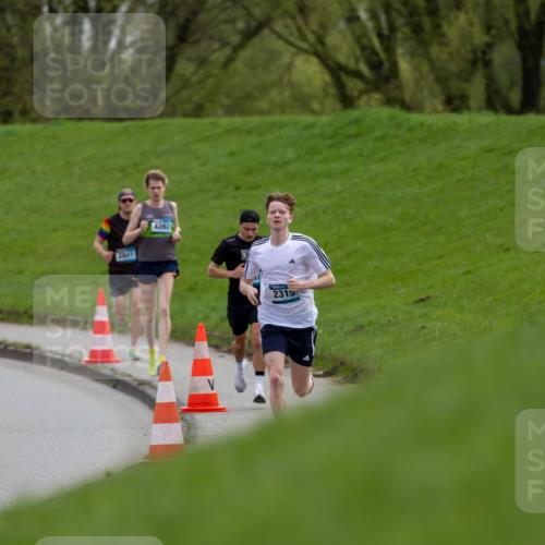 07.04.2024 - 43. Internationalen Wilhelmsburger Insellauf Michael Strokosch http://msf.ph/oto/6040963 07.04.2024 10:20:25 Laufen 3641, 4392, 2315 meine-sportfotos.de