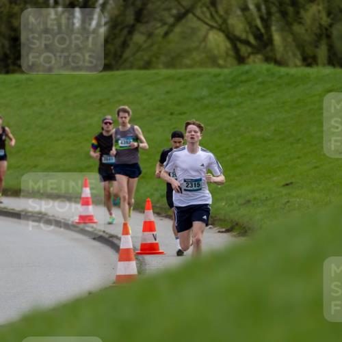 07.04.2024 - 43. Internationalen Wilhelmsburger Insellauf Michael Strokosch http://msf.ph/oto/6040967 07.04.2024 10:20:25 Laufen 3641, 4392, 2315 meine-sportfotos.de