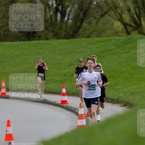 07.04.2024 - 43. Internationalen Wilhelmsburger Insellauf Michael Strokosch http://msf.ph/oto/6040981 07.04.2024 10:20:27 Laufen 2315 meine-sportfotos.de
