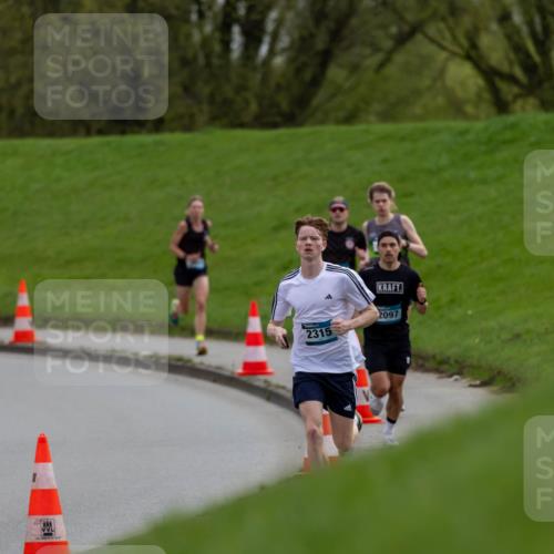 07.04.2024 - 43. Internationalen Wilhelmsburger Insellauf Michael Strokosch http://msf.ph/oto/6040985 07.04.2024 10:20:27 Laufen 2315, 2097 meine-sportfotos.de