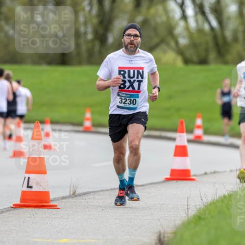 07.04.2024 - 43. Internationalen Wilhelmsburger Insellauf Michael Strokosch http://msf.ph/oto/6041040 07.04.2024 10:21:06 Laufen 3230, 3101 meine-sportfotos.de