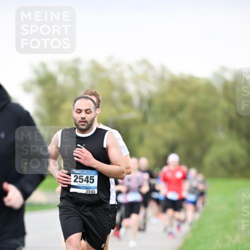 07.04.2024 - 43. Internationalen Wilhelmsburger Insellauf Dr. Thomas Lammeyer http://msf.ph/oto/6041047 07.04.2024 10:37:27 Laufen 2545, 2545 meine-sportfotos.de