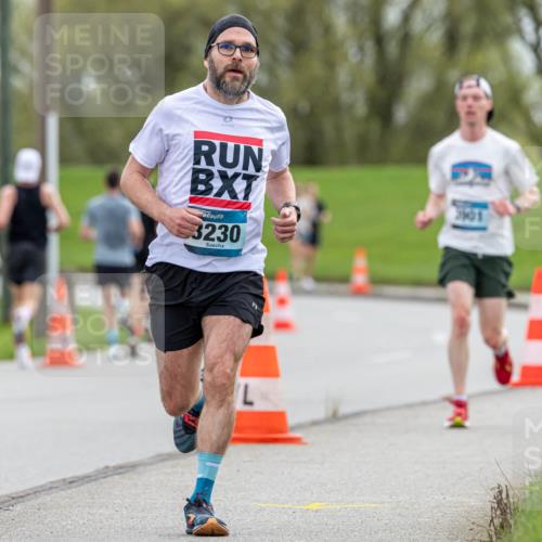 07.04.2024 - 43. Internationalen Wilhelmsburger Insellauf Michael Strokosch http://msf.ph/oto/6041057 07.04.2024 10:21:09 Laufen 3230, 3901 meine-sportfotos.de