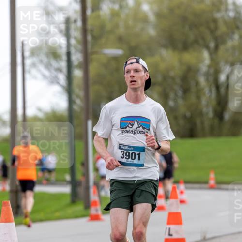 07.04.2024 - 43. Internationalen Wilhelmsburger Insellauf Michael Strokosch http://msf.ph/oto/6041058 07.04.2024 10:21:13 Laufen 3901 meine-sportfotos.de