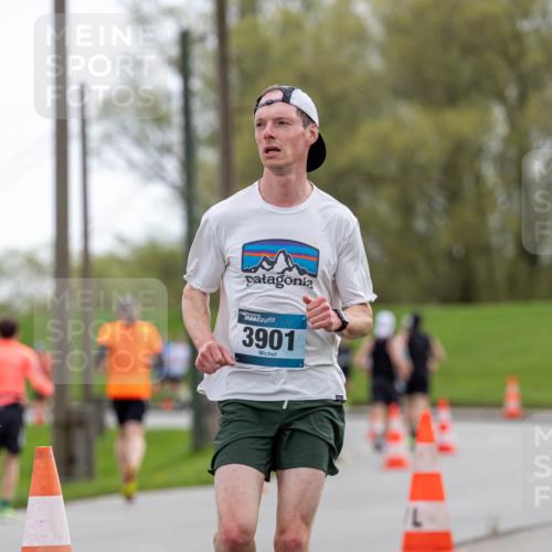 07.04.2024 - 43. Internationalen Wilhelmsburger Insellauf Michael Strokosch http://msf.ph/oto/6041063 07.04.2024 10:21:14 Laufen 04, 43, 3901 meine-sportfotos.de