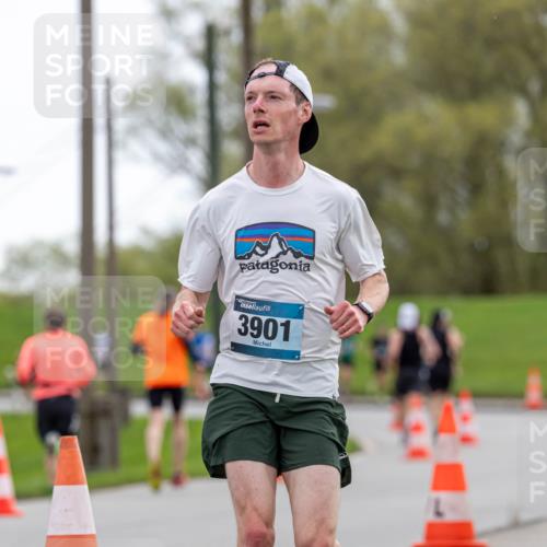 07.04.2024 - 43. Internationalen Wilhelmsburger Insellauf Michael Strokosch http://msf.ph/oto/6041065 07.04.2024 10:21:14 Laufen 3901 meine-sportfotos.de