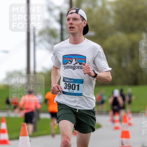 07.04.2024 - 43. Internationalen Wilhelmsburger Insellauf Michael Strokosch http://msf.ph/oto/6041069 07.04.2024 10:21:15 Laufen 3901 meine-sportfotos.de