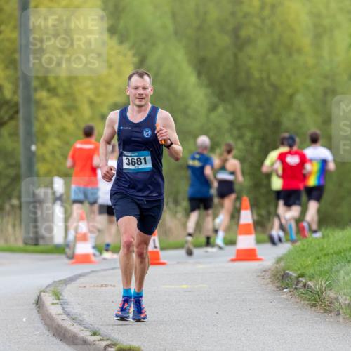 07.04.2024 - 43. Internationalen Wilhelmsburger Insellauf Michael Strokosch http://msf.ph/oto/6041137 07.04.2024 10:22:27 Laufen 3681 meine-sportfotos.de