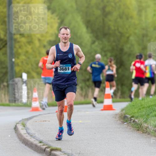 07.04.2024 - 43. Internationalen Wilhelmsburger Insellauf Michael Strokosch http://msf.ph/oto/6041139 07.04.2024 10:22:28 Laufen 3681 meine-sportfotos.de