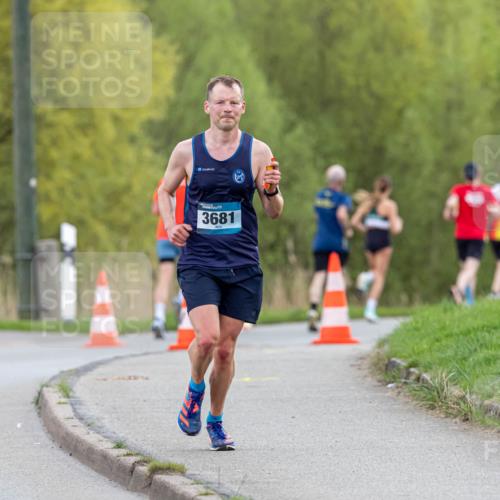 07.04.2024 - 43. Internationalen Wilhelmsburger Insellauf Michael Strokosch http://msf.ph/oto/6041141 07.04.2024 10:22:28 Laufen 3681 meine-sportfotos.de