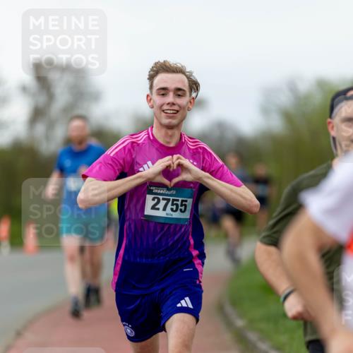 07.04.2024 - 43. Internationalen Wilhelmsburger Insellauf Michael Strokosch http://msf.ph/oto/6041203 07.04.2024 10:24:49 Laufen 2755 meine-sportfotos.de