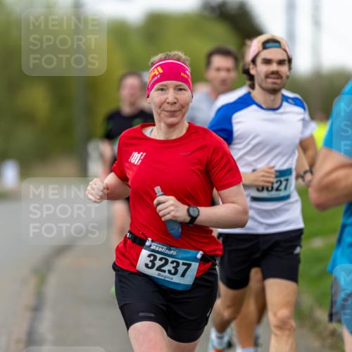 07.04.2024 - 43. Internationalen Wilhelmsburger Insellauf Michael Strokosch http://msf.ph/oto/6041233 07.04.2024 10:25:18 Laufen 3237, 827, 234 meine-sportfotos.de