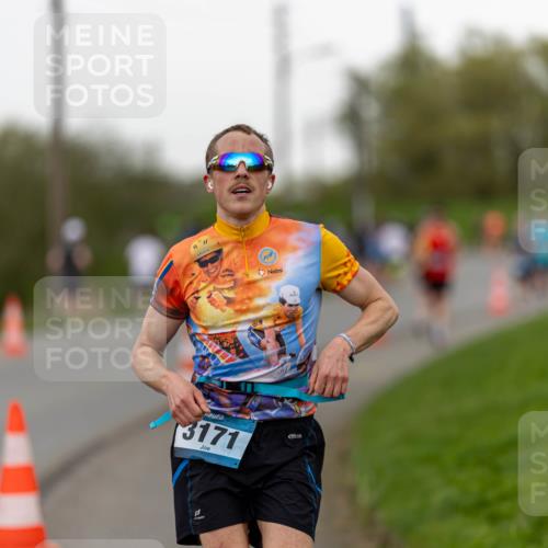 07.04.2024 - 43. Internationalen Wilhelmsburger Insellauf Michael Strokosch http://msf.ph/oto/6041311 07.04.2024 10:25:53 Laufen 12, 3171 meine-sportfotos.de