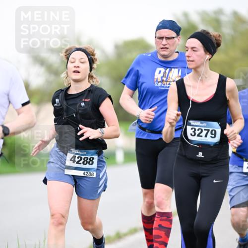 07.04.2024 - 43. Internationalen Wilhelmsburger Insellauf Dr. Thomas Lammeyer http://msf.ph/oto/6041389 07.04.2024 10:38:12 Laufen 43, 4288, 4288, 3279 meine-sportfotos.de
