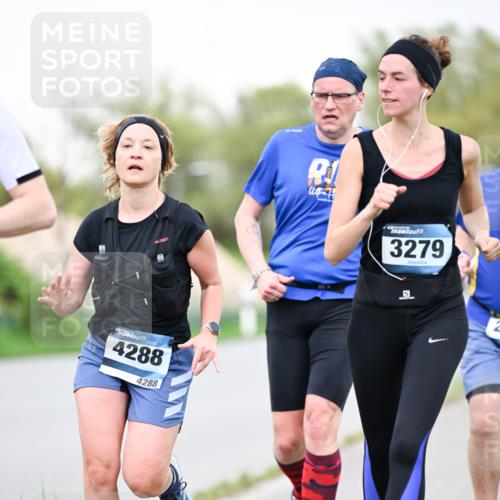 07.04.2024 - 43. Internationalen Wilhelmsburger Insellauf Dr. Thomas Lammeyer http://msf.ph/oto/6041390 07.04.2024 10:38:12 Laufen 4288, 4288, 3279 meine-sportfotos.de