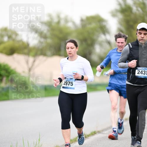 07.04.2024 - 43. Internationalen Wilhelmsburger Insellauf Dr. Thomas Lammeyer http://msf.ph/oto/6041442 07.04.2024 10:38:19 Laufen 2975, 2431 meine-sportfotos.de